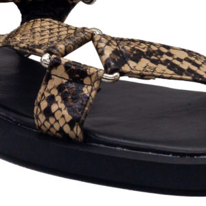 Sandalia plana de tiras de serpiente