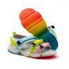 Sandalias con tiras de nylon y velcros de colores