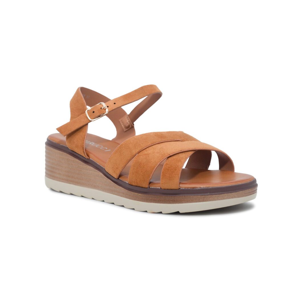 Sandalia Cuña 3028 Camel Negro Sandalias cuña mujer de antelina color camel o negro con tiras anchas delanteras y cierre de hebilla ajustable