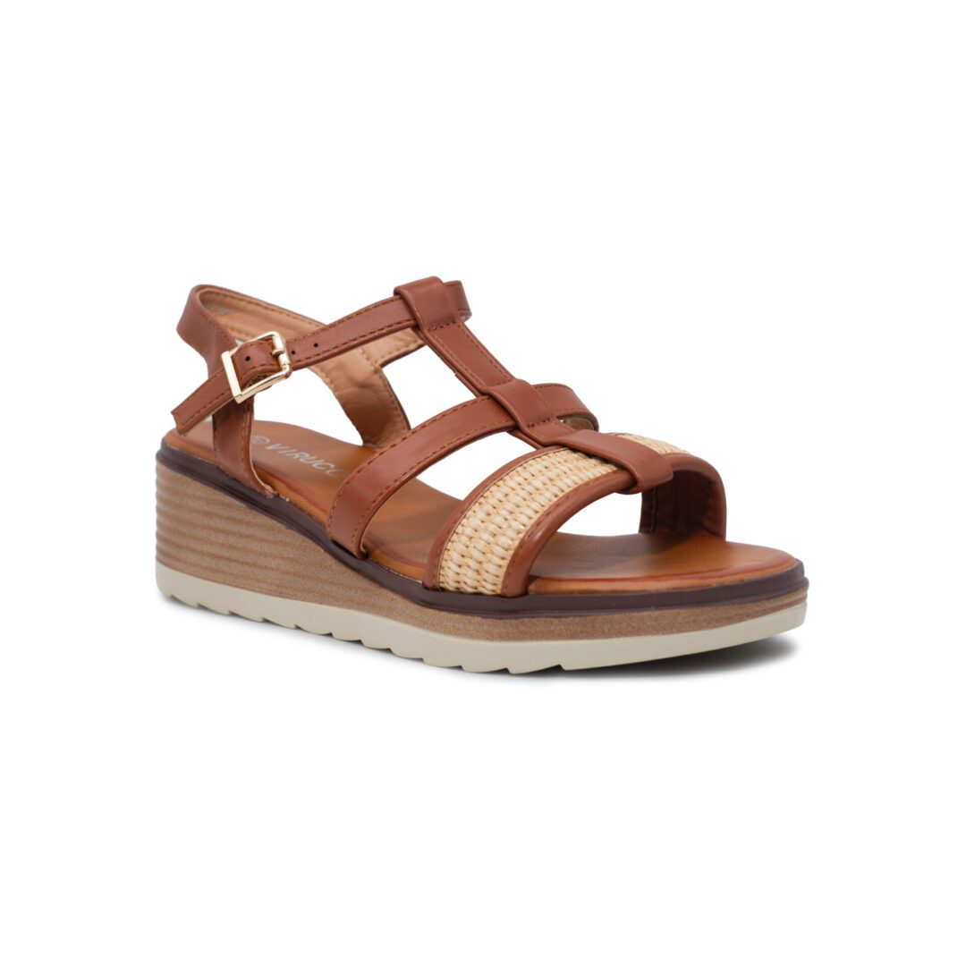 Sandalia Cuña 3051 Camel Negro Sandalias cuña mujer color camel o negro con detalle trenzado, tiras combinadas y cierre de hebilla ajustable