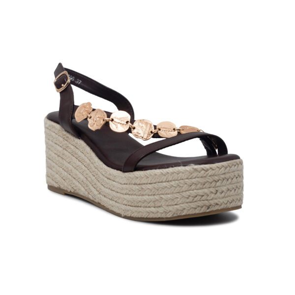 Sandalias de cuña de yute para mujer modelo 5766 con monedas decorativas y cierre de hebilla