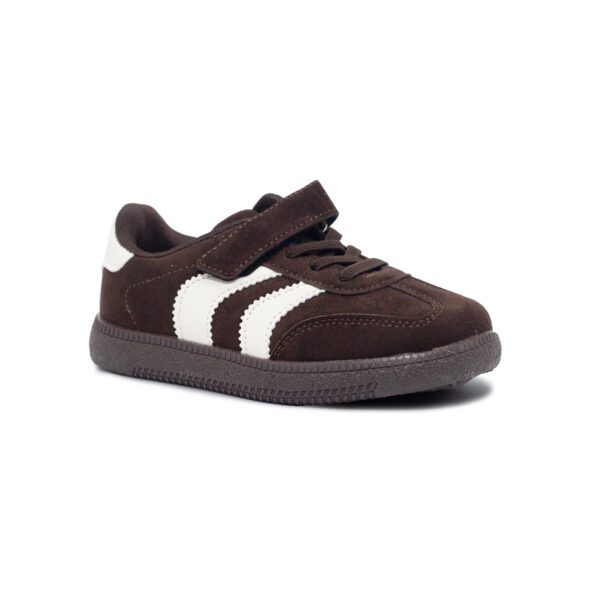 Zapatilla deportiva de niño modelo 1750 en blanco o moka con velcro y cordones elásticos