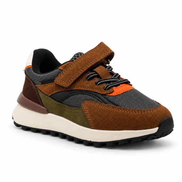 Zapatilla casual de niño modelo 1917 en camel o azul marino con velcro y cordones elásticos