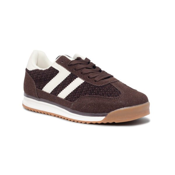 Zapatilla de mujer modelo TT-303 en marrón o kaki con diseño trenzado, cordones y plantilla extraíble
