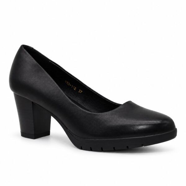 Zapato de salón de mujer modelo 112 en color negro con tacón de 6 cm y diseño cerrado
